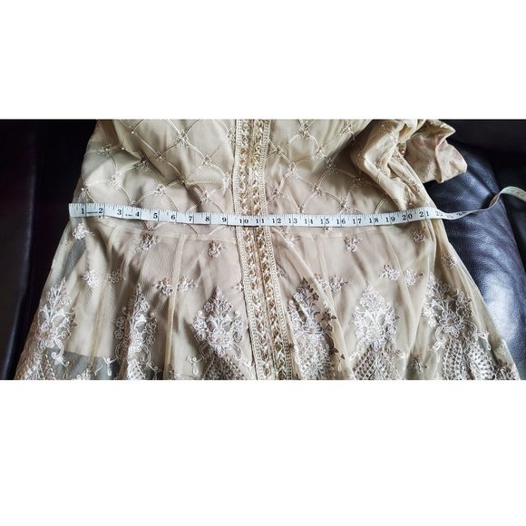 Maria B Off White / Beige Dress with Beautiful Embroidery (3 piece suit) - Picture 11 of 15